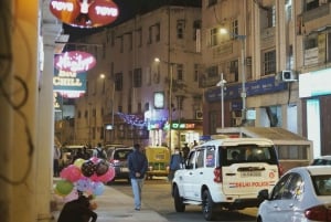 Delhi : Yöelämäkierros yksityisautolla, oppaalla ja kuljettajalla