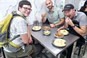 Delhi: No Delhi Belly Food Tour med chai-te