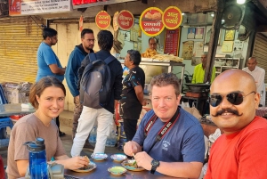 Delhi: No Delhi Belly Food Tour med chai-te