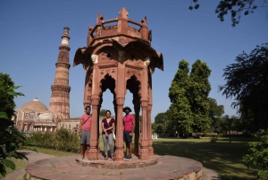 Delhi: Vecchia e Nuova Delhi Tour guidato di mezza giornata o di un giorno intero