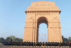 Delhi: Old and New Delhi One Day Tour