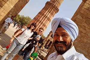 Delhi: Excursão particular de 1 dia inteiro ou de meio dia pela Delhi antiga e nova