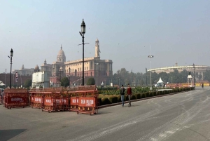 DELHI: Old And New Delhi Private Guided Tour With Entrances