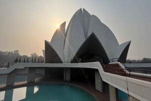 DELHI: Old And New Delhi Private Guided Tour With Entrances