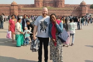 Delhi: Wycieczka po Starym Delhi z przejażdżką tuk-tukiem i degustacją ulicznego jedzenia