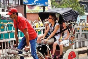 Delhi: Tuk-tuk-tur i Gamla Delhi med snacks och dryck