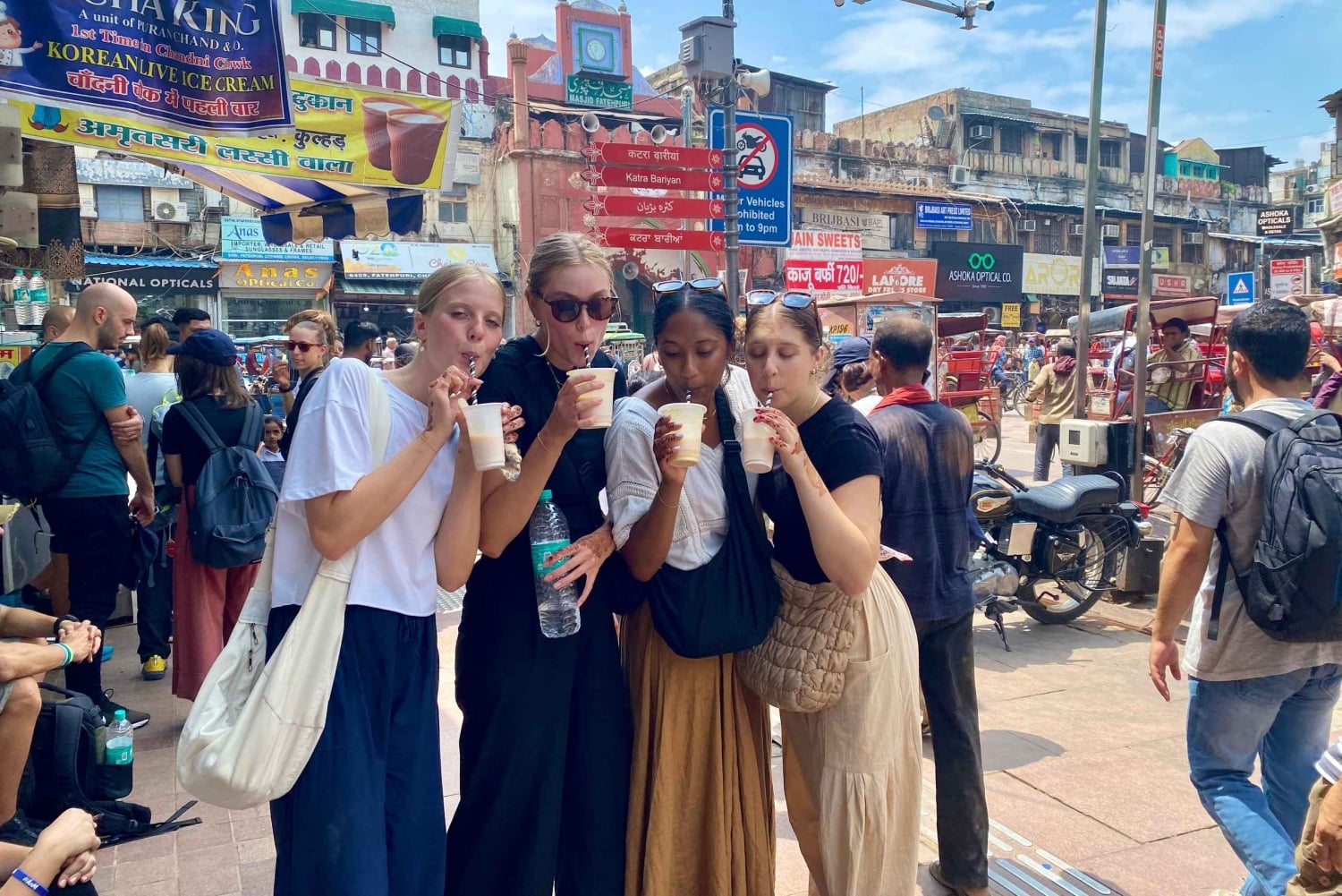 Delhi: tour gastronomico della vecchia Delhi, templi e mercato delle spezie