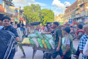 Delhi: Old Delhi's Street Food, Tempels & Kruidenmarkt Tour