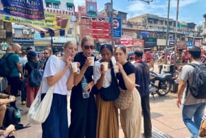 Delhi: tour gastronomico della vecchia Delhi, templi e mercato delle spezie