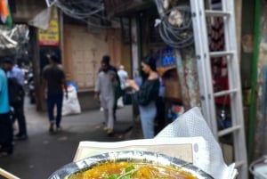 Delhi: tour gastronomico della vecchia Delhi, templi e mercato delle spezie