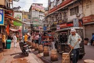 Delhi: tour gastronomico della vecchia Delhi, templi e mercato delle spezie