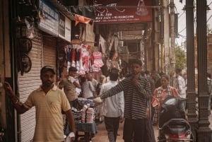 Delhi: tour gastronomico della vecchia Delhi, templi e mercato delle spezie