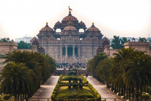 Delhi: Gammel og ny byrundvisning med guide, frokost og mulighed for entrégebyr