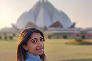 Delhi: Opastettu kierros vanhassa ja uudessa Delhissä, katukeittiön ruokia ja mausteita