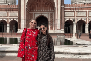 Delhi: Vanha ja uusi Delhi yksityisellä opastetulla kierroksella, jossa on vaihtoehtoja