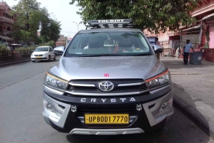 デリー：プロのドライバーによるプライベートカーチャーター