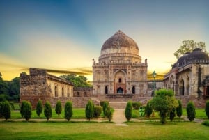 Delhi: Yksityinen puolen päivän kierros Delhissä oppaan ja lounaan kanssa