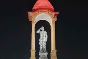 デリー発：タイガーサファリ付きゴールデントライアングル3日間ツアー