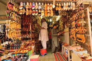 Delhi: tour privato guidato dello shopping in auto con aria condizionata e trasferimento