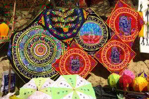 Delhi: tour privato guidato dello shopping in auto con aria condizionata e trasferimento