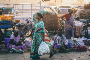 Delhi: Yksityinen opastettu hengellinen kiertoajelu NewDelhissä/vanhassa Delhissä