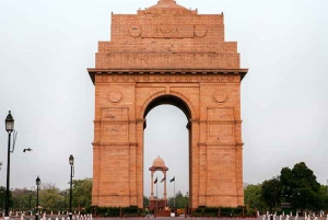 Delhi: tour privato guidato dei templi e dei luoghi spirituali in auto