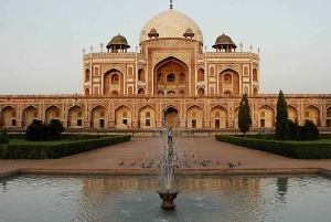 Delhi: prywatna półdniowa wycieczka z przewodnikiem po mieście samochodem