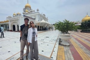 Delhi: prywatna półdniowa wycieczka z przewodnikiem po mieście samochodem