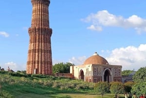 Delhi: Privat halvdagstur i Delhi med hämtning på hotellet