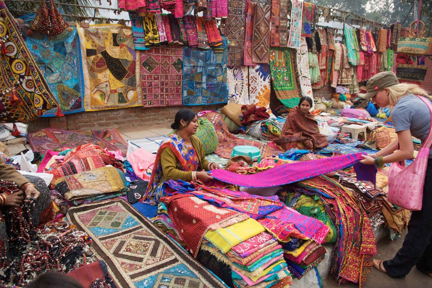 Delhi: Private Half-Day Shopping Tour with Male/Female Guide