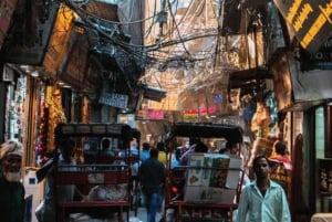 Delhi: Private Shopping Tour with Hotel Pickup