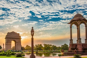 Delhi: Private Spiritual Sites Car Tour mit Mittagessen und Eintritt