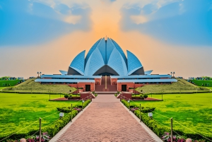 Delhi: Private Spiritual Sites Car Tour with Lunch and Entry