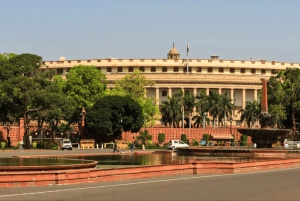 Delhi: Private Spiritual Sites Car Tour with Lunch and Entry