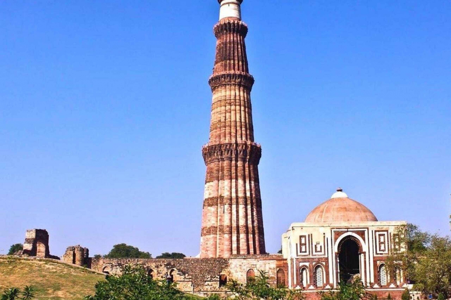 Delhi: biglietto d'ingresso al Qutub Minar e tour guidato con trasferimento