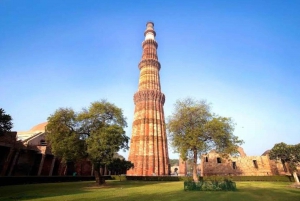 Delhi: Qutub Minar pääsylippu ja opastettu kierros kuljetuksella