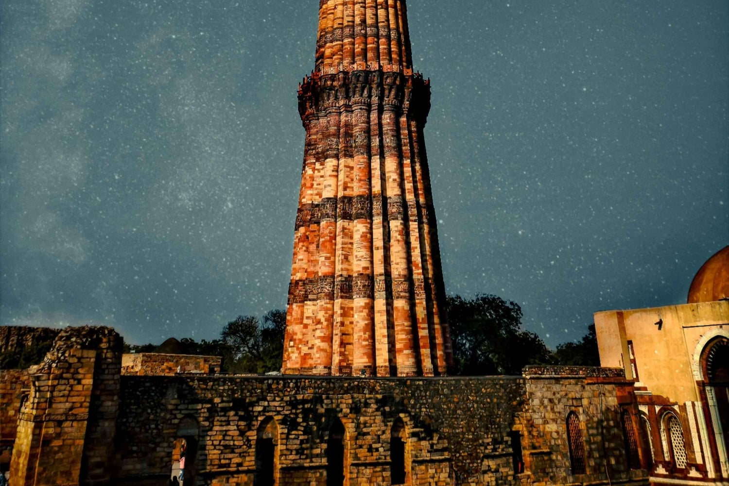 Delhi: Qutub Minar Heritage Night Tour with Guide