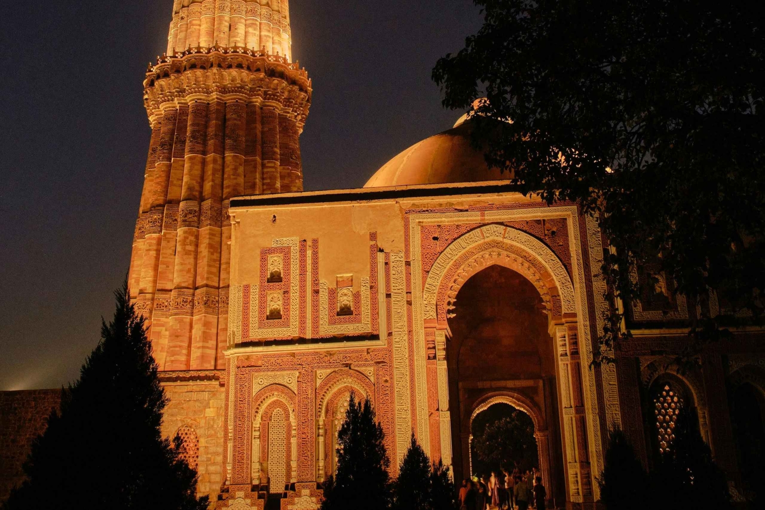 Delhi: Qutub Minar Heritage Night Tour with Guide