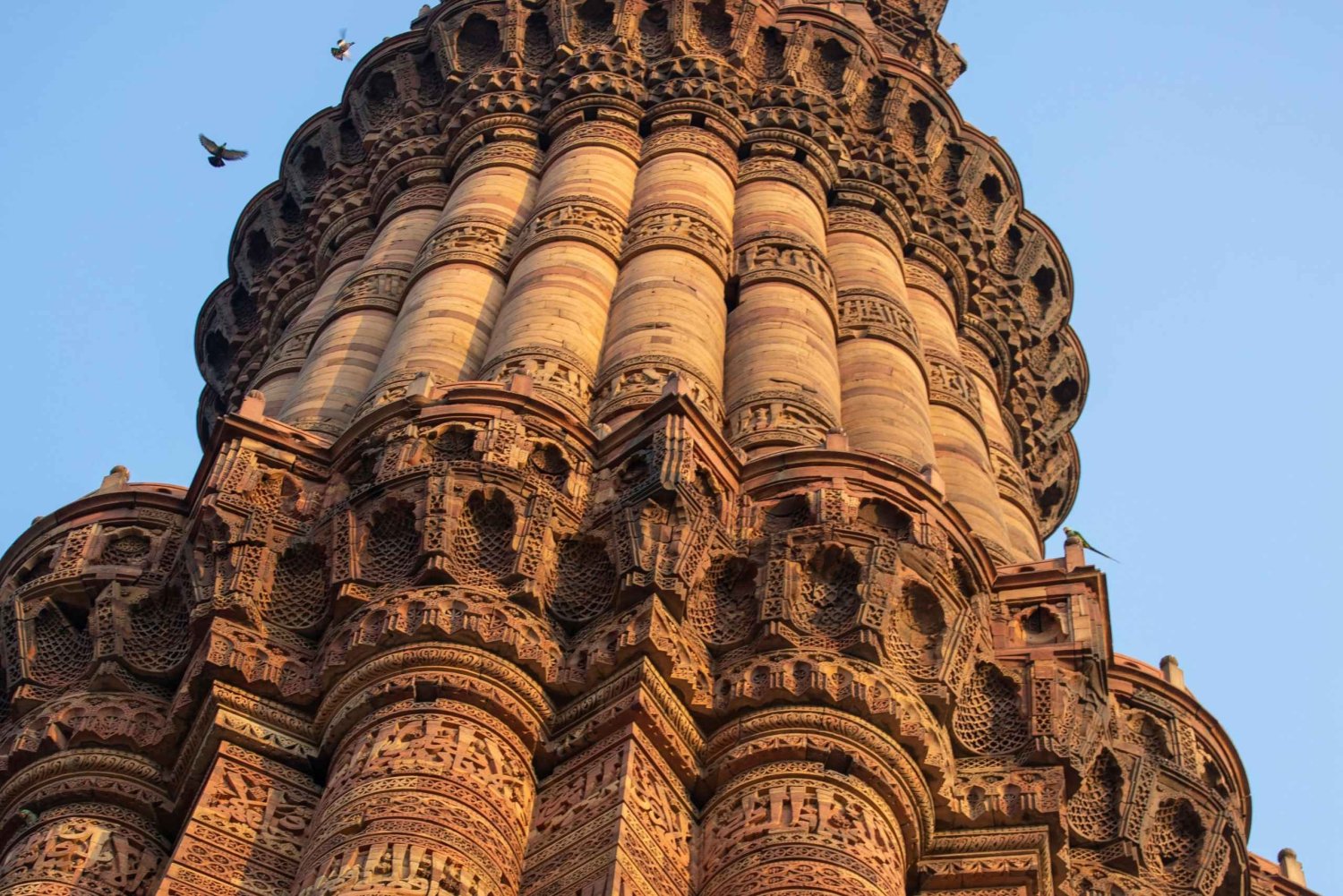Delhi : visite privative du Qutub Minar avec prise en charge à l'hôtel en voiture climatisée