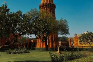 Дели: индивидуальная экскурсия по Кутуб-Минару с трансфером из отеля на автомобиле с кондиционером