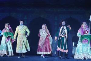 Delhi: Punaisen linnoituksen valo- ja ääninäytös Opastettu kierros