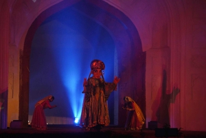 Delhi: Punaisen linnoituksen valo- ja ääninäytös Opastettu kierros