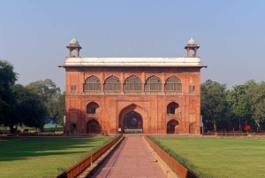 Delhi: Red Fort & Museum Guided Tour with Entry Ticket