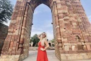 Delhi Secrets: Street Food, Hidden Bazaars & Rickshaw Ride