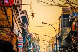 Delhi: Shopping and Street Food Tour with Female Guide & Car