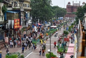 Delhi: Shopping and Street Food Tour with Female Guide & Car