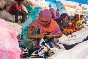 Tour a piedi dei bassifondi di Delhi