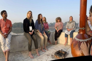Delhi: meditación espiritual y paseo en barco con un músico folclórico