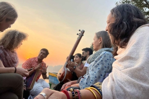 Delhi: meditación espiritual y paseo en barco con un músico folclórico
