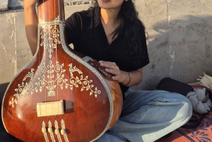 Delhi: meditación espiritual y paseo en barco con un músico folclórico